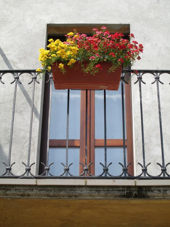 Bed and Breakfast La Casa Del Borgo à Brissago-Valtravaglia Extérieur photo