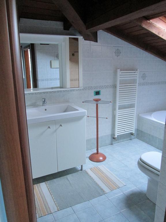 Bed and Breakfast La Casa Del Borgo à Brissago-Valtravaglia Chambre photo