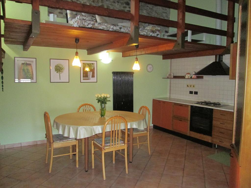 Bed and Breakfast La Casa Del Borgo à Brissago-Valtravaglia Extérieur photo