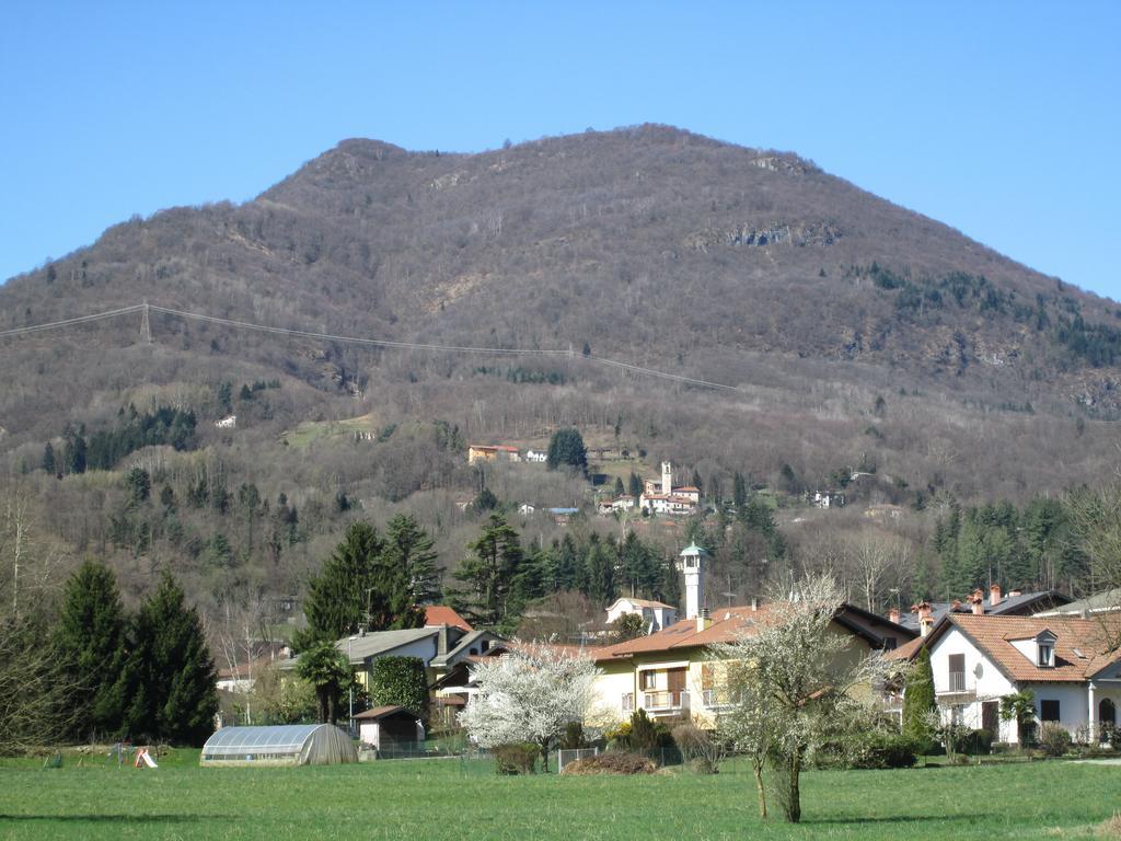 Bed and Breakfast La Casa Del Borgo à Brissago-Valtravaglia Extérieur photo