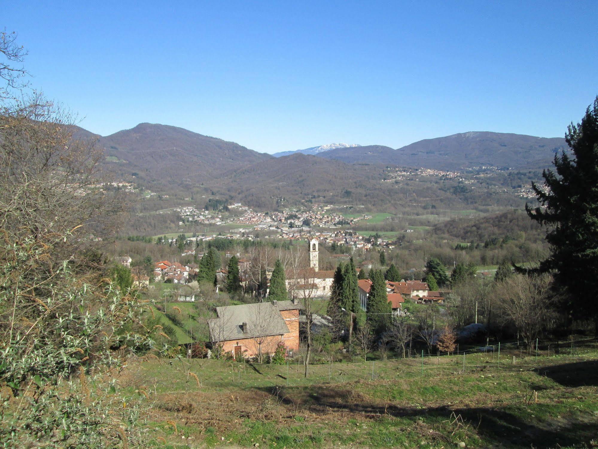 Bed and Breakfast La Casa Del Borgo à Brissago-Valtravaglia Extérieur photo
