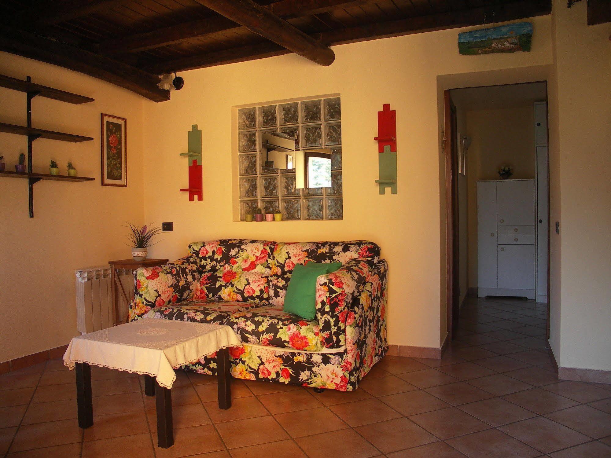 Bed and Breakfast La Casa Del Borgo à Brissago-Valtravaglia Extérieur photo