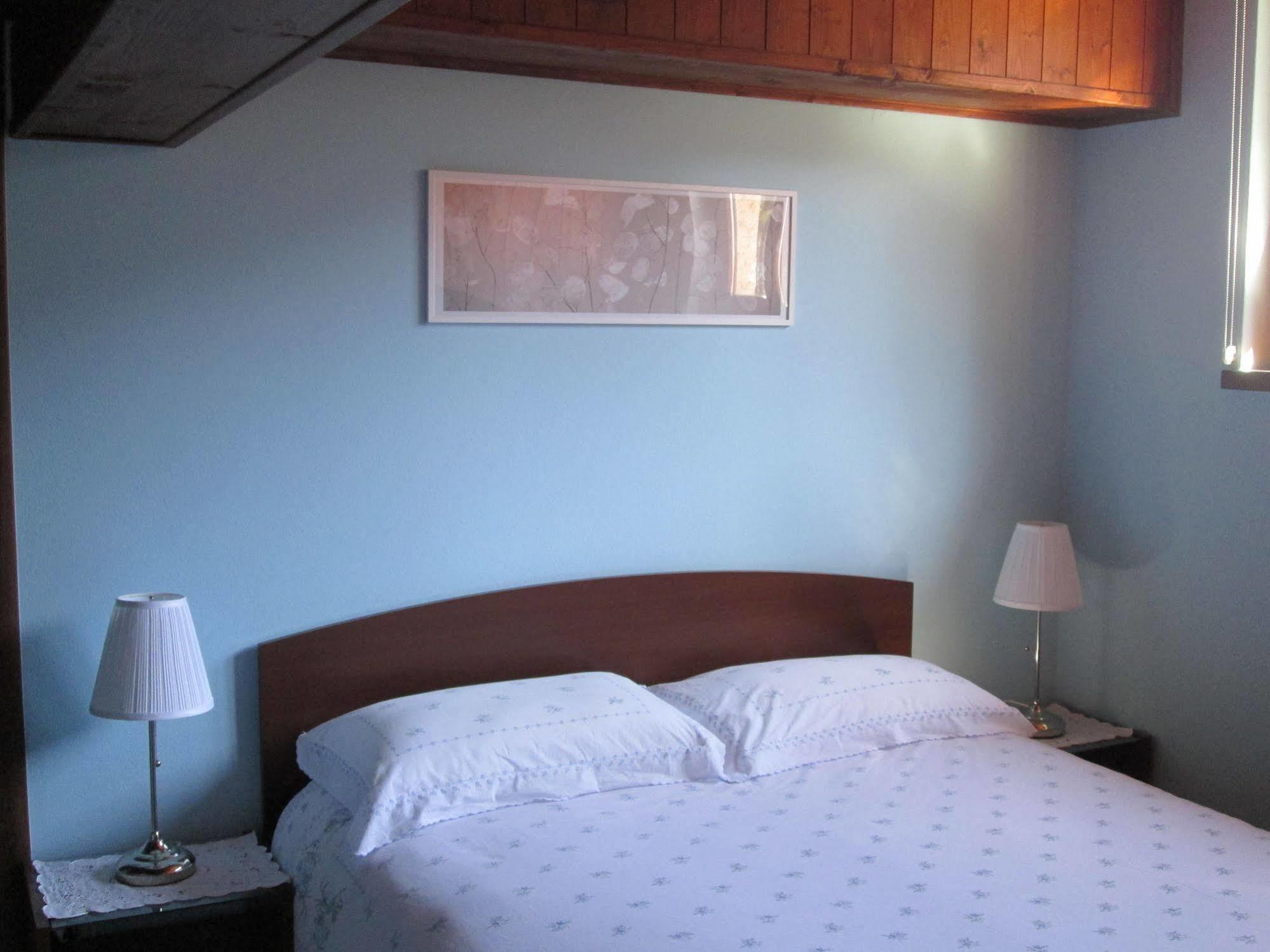 Bed and Breakfast La Casa Del Borgo à Brissago-Valtravaglia Extérieur photo